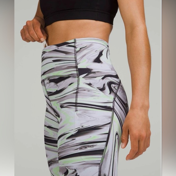 Swift Speed High Rise Tights.28”. NWT.Paint Glide Warp Multi. 6